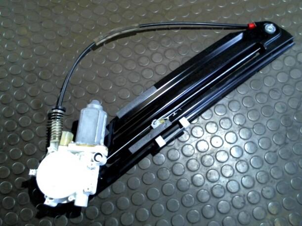 Foto: FENSTERHEBER HINTEN LINKS eines BMW 520i touring