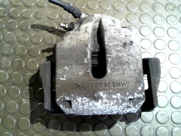 Foto: BREMSSATTEL VORN LINKS eines BMW 520i touring