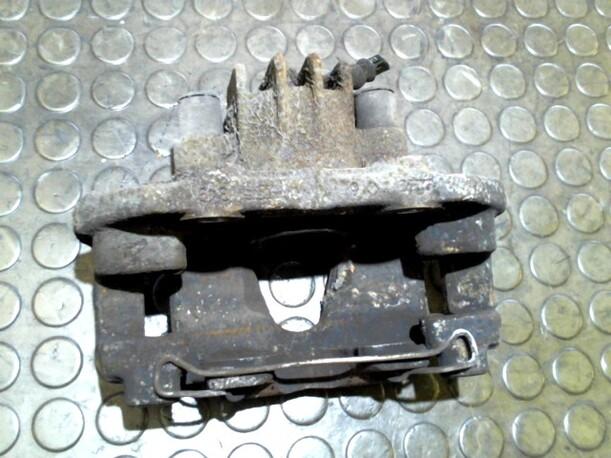 Foto: BREMSSATTEL VORN RECHTS eines Peugeot 306 Cabriolet 1.8