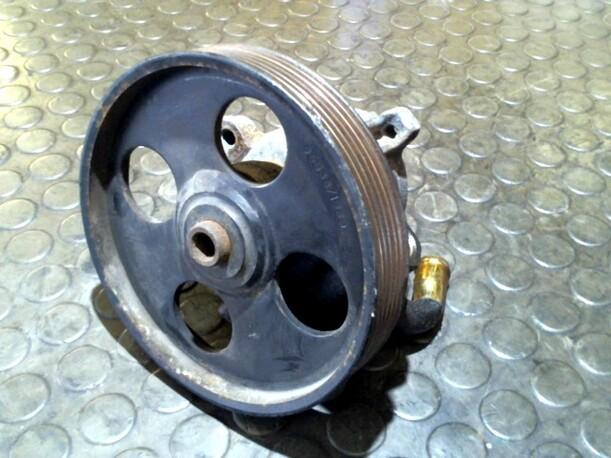 Foto: PUMPE SERVOLENKUNG eines Peugeot 306 Cabriolet 1.8