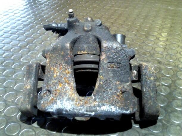 Foto: BREMSSATTEL VORN RECHTS eines Alfa Romeo 147 1.9 JTD