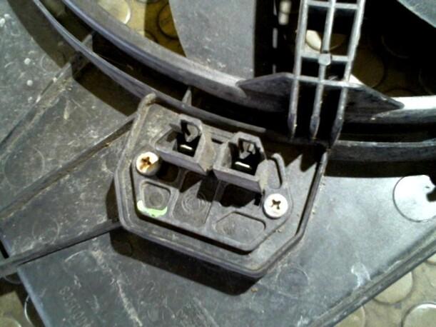 Foto: ELEKTROLÜFTER eines Alfa Romeo 147 1.9 JTD