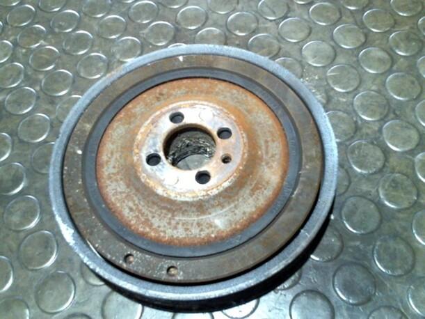 Foto: RIEMENSCHEIBE KURBELWELLE eines Alfa Romeo 147 1.9 JTD