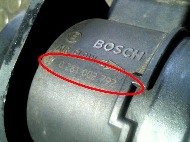 Foto: LUFTMASSENMESSER BOSCH eines Alfa Romeo 147 1.9 JTD
