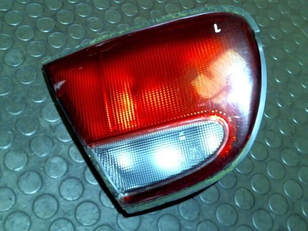 Foto: HECKLEUCHTE / RÜCKLICHT INNEN LINKS eines Mazda Xedos 6 1.6i 16V