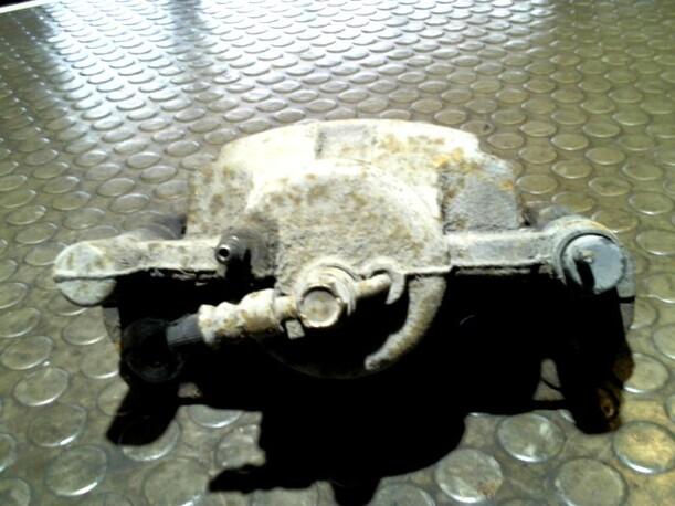 Foto: BREMSSATTEL VORN LINKS eines Mazda Xedos 6 1.6i 16V