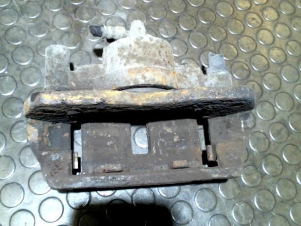 Foto: BREMSSATTEL VORN LINKS eines Mazda Xedos 6 1.6i 16V