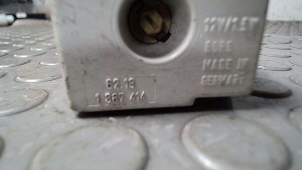 Foto: UHR eines BMW 316i