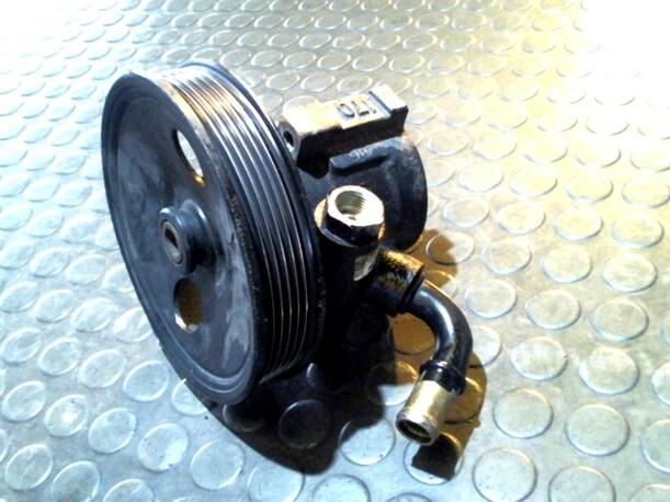 Foto: PUMPE SERVOLENKUNG eines Volvo V40 1.8