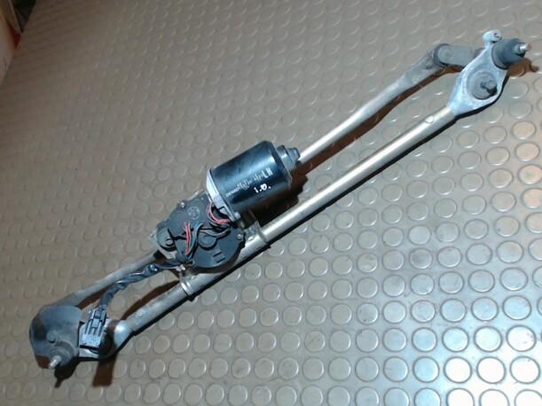 Foto: SCHEIBENWISCHERMOTOR VORN eines Saab 9-3 2.0i CD