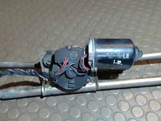 Foto: SCHEIBENWISCHERMOTOR VORN eines Saab 9-3 2.0i CD