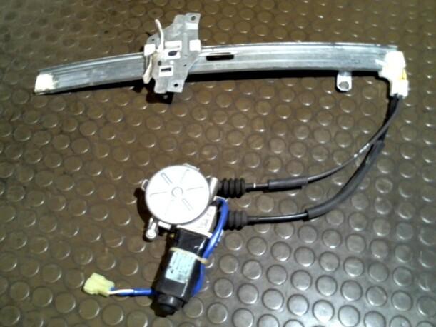 Foto: FENSTERHEBER ELEKTR. VORN RECHTS eines Kia Clarus Kombi