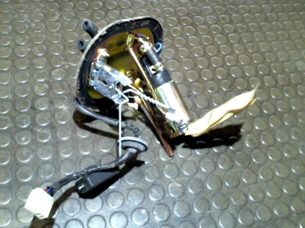 Foto: KRAFTSTOFFPUMPE eines Kia Clarus Kombi