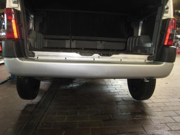 Foto: STOßSTANGE / STOSSFÄNGER HINTEN eines Citroen Berlingo Multispace 1.4i