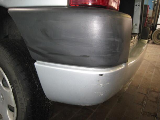Foto: STOßSTANGE / STOSSFÄNGER HINTEN eines Citroen Berlingo Multispace 1.4i