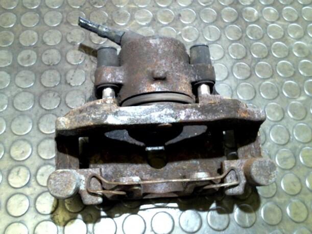 Foto: BREMSSATTEL VORN LINKS eines Volvo 850 CD
