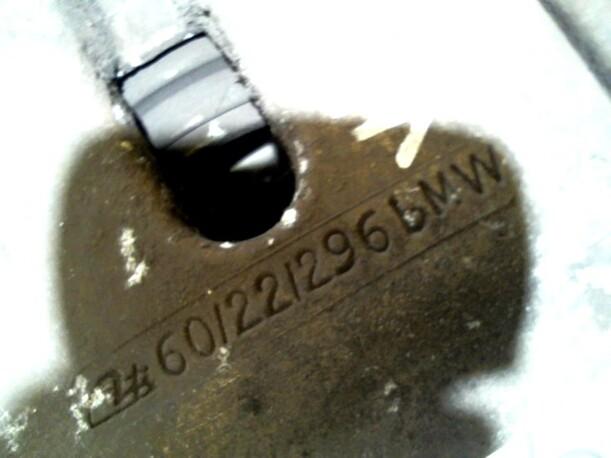 Foto: BREMSSATTEL VORN LINKS eines BMW 523i CD