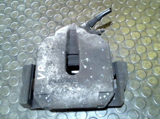 Foto: BREMSSATTEL VORN RECHTS eines BMW 523i CD
