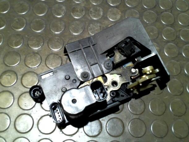 Foto: TÜRSCHLOSS VORN LINKS eines Alfa Romeo 156 1.8 16V Twin Spark