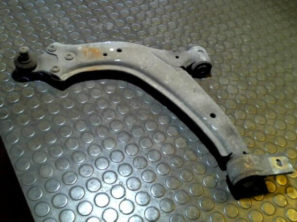 Foto: QUERLENKER VORN LINKS eines Peugeot 306 Break