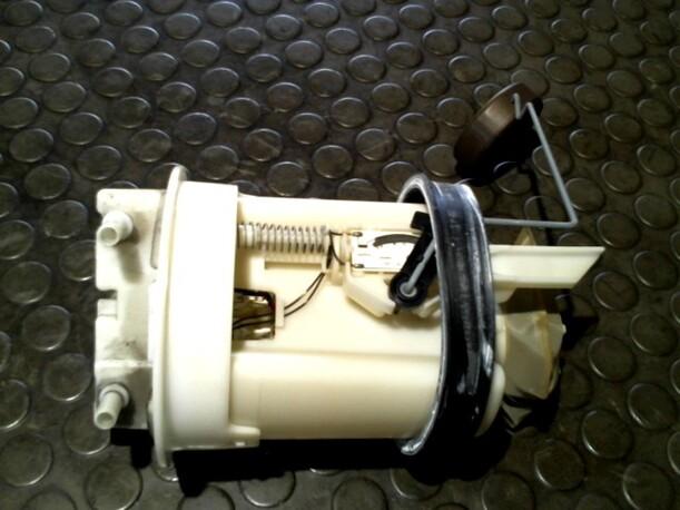 Foto: KRAFTSTOFFPUMPE eines Peugeot 306 Break