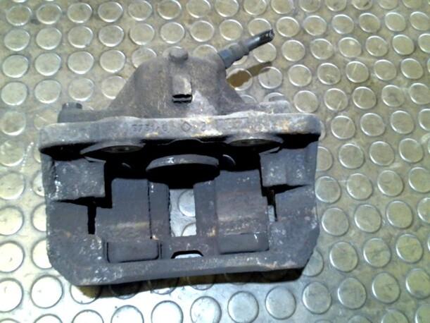 Foto: BREMSSATTEL VORN RECHTS eines Citroen Xsara Picasso 1.8i CD