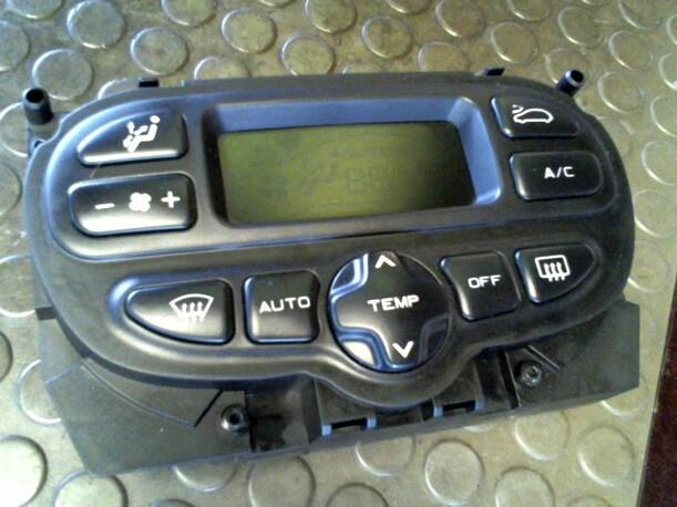 Foto: HEIZUNGSBETÄTIGUNG eines Citroen Xsara Picasso 1.8i CD