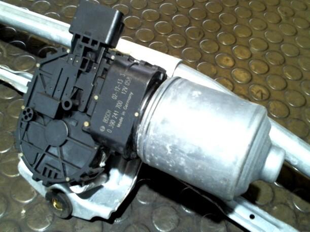Foto: SCHEIBENWISCHERMOTOR VORN eines Citroen C5 2.0