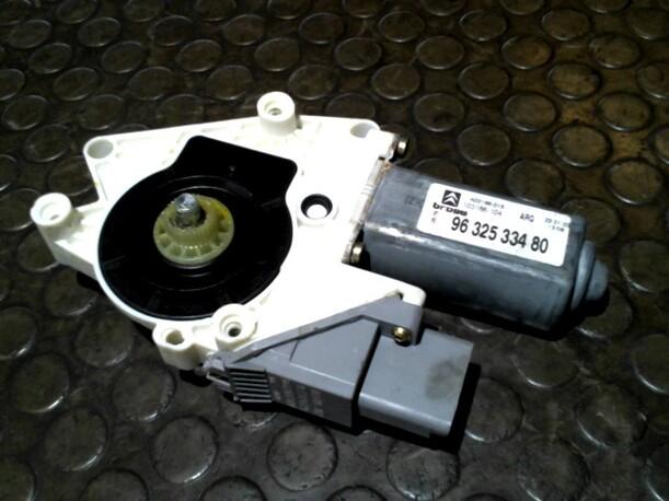 Foto: FENSTERHEBERMOTOR HINTEN LINKS eines Citroen C5 2.0