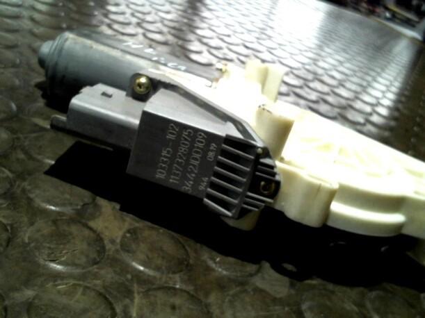 Foto: FENSTERHEBERMOTOR HINTEN LINKS eines Citroen C5 2.0