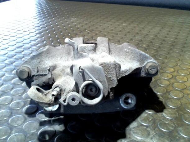 Foto: BREMSSATTEL VORN LINKS eines Citroen C5 2.0