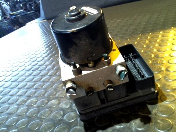Foto: HAUPTBREMSAGGREGAT ABS eines Citroen C5 2.0