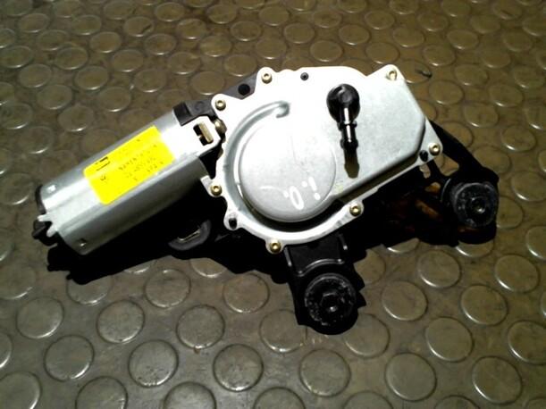 Foto: SCHEIBENWISCHERMOTOR HINTEN eines Seat Leon 1.6 16V