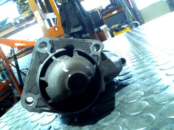 Foto: ANLASSER / STARTER  BOSCH eines Ford Ka CD