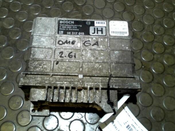 Foto: STEUERGERÄT AUTOMATIKGETRIEBE eines Opel Omega CD