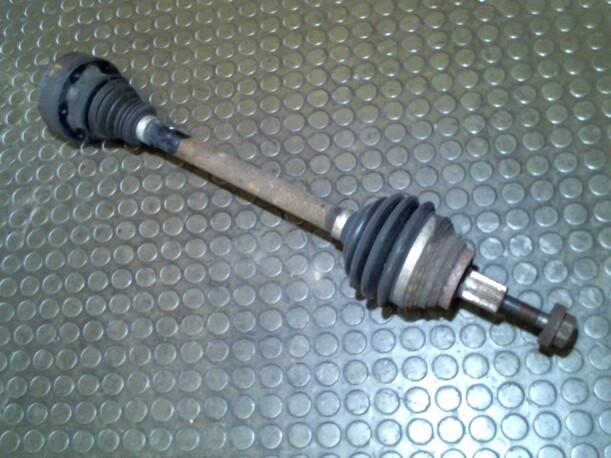 Foto: ANTRIEBSWELLE LINKS eines Audi A3 1.6 CD