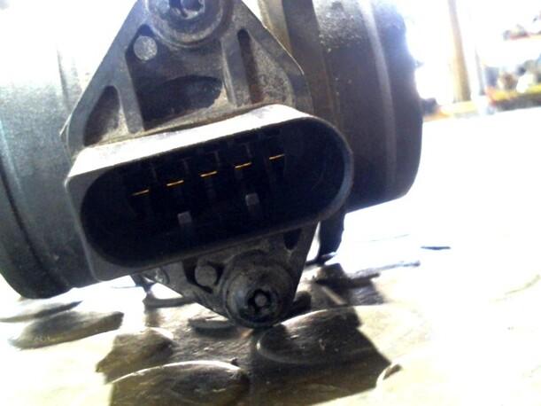 Foto: LUFTMASSENMESSER BOSCH eines VW Caddy 1.9 TDI CD