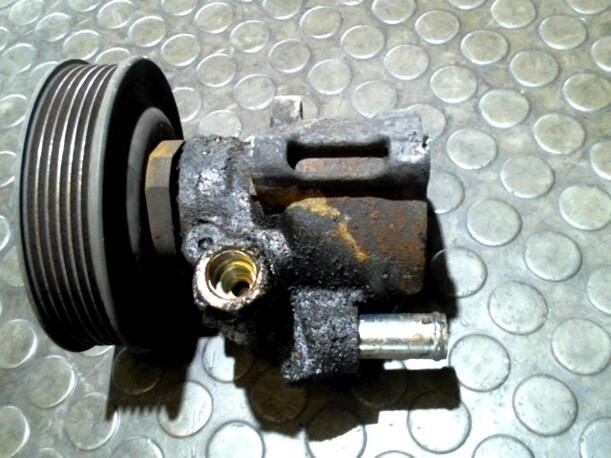 Foto: PUMPE SERVOLENKUNG eines VW Golf 1.6