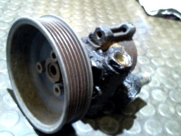 Foto: PUMPE SERVOLENKUNG eines VW Golf 1.6