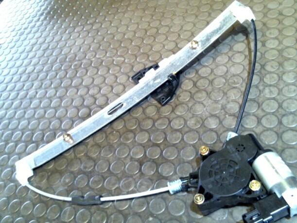 Foto: FENSTERHEBER ELEKTRISCH VORN RECHTS eines Mazda 6 2.3 CD