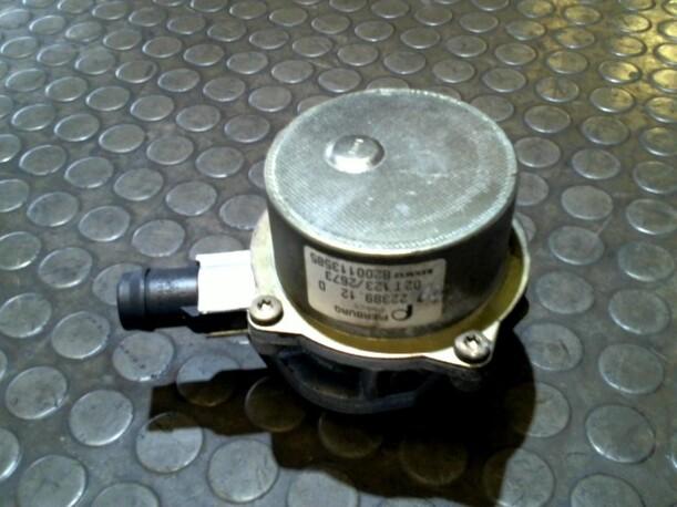 Foto: VAKUUMPUMPE eines Renault Clio 1.5 dCi CD