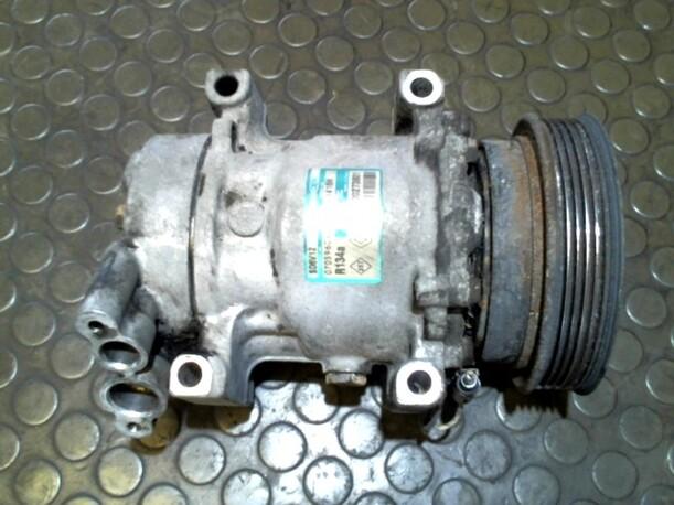 Foto: KOMPRESSOR KLIMAANLAGE eines Renault Clio 1.5 dCi CD