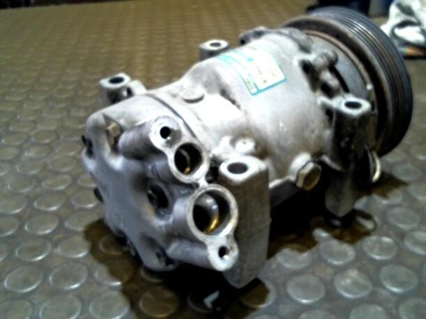 Foto: KOMPRESSOR KLIMAANLAGE eines Renault Clio 1.5 dCi CD