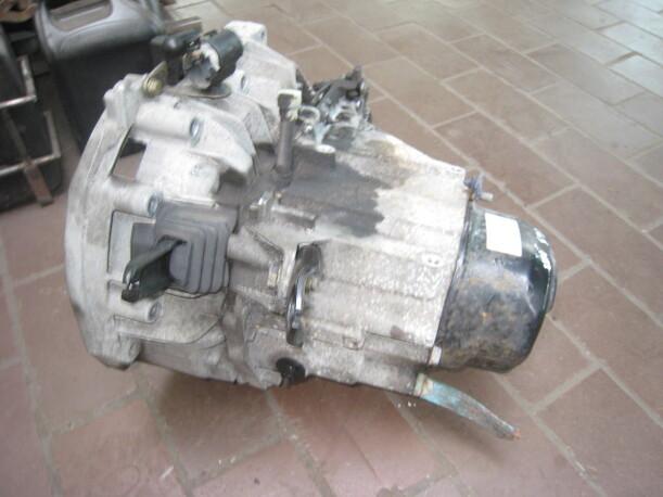 Foto: SCHALTGETRIEBE 5-GANG JC5-128 eines Renault Clio 1.5 dCi CD
