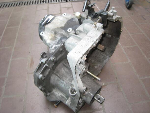 Foto: SCHALTGETRIEBE 5-GANG JC5-128 eines Renault Clio 1.5 dCi CD