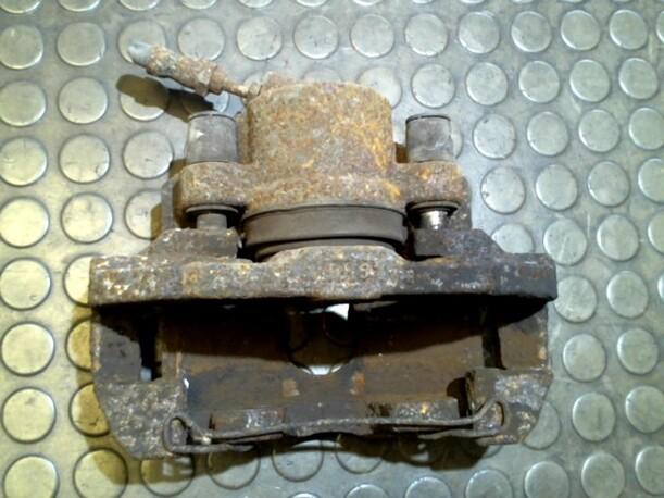 Foto: BREMSSATTEL VORN LINKS eines Mazda 2 1.4l CD