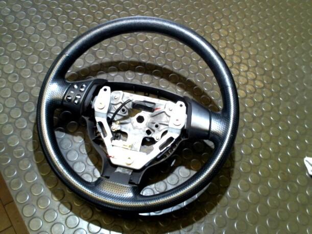 Foto: LENKRAD eines Mazda 2 1.4l CD