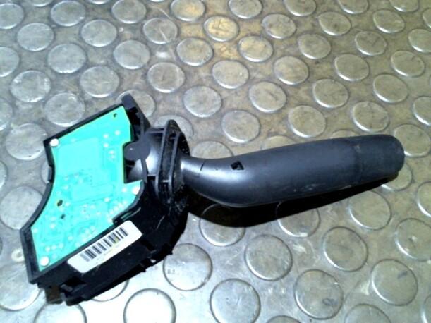 Foto: SCHEIBENWISCHERSCHALTER eines Mazda 2 1.4l CD