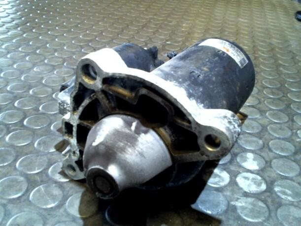 Foto: ANLASSER / STARTER  BOSCH eines Peugeot 306 CD