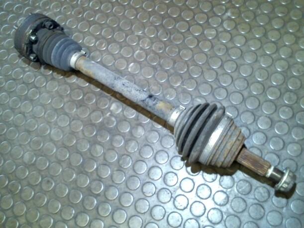 Foto: ANTRIEBSWELLE LINKS eines Seat Arosa 1.0 MPI CD